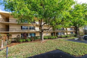 1087 Forest Lakes Dr 1-306, Naples