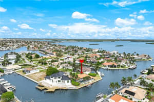 418 Tarpon Court, Marco Island, FL 34145 - MLS#224088285
