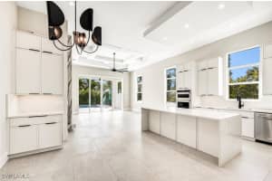 522 98th Avenue, Naples, FL 34108 - MLS#224088556