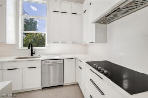 522 98th Avenue, Naples, FL 34108 - MLS#224088556