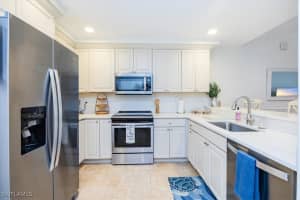 221 9th Street, Naples, FL 34102 - MLS#224088693