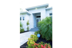 544 31st Street, Naples, FL 34117 - MLS#224088923