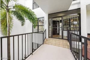 221 La Peninsula Boulevard, Naples, FL 34113 - MLS#224089245