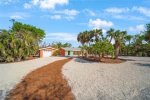 490 + 460 Old Trail Road, Sanibel, FL 33957 Sold 01/08/25