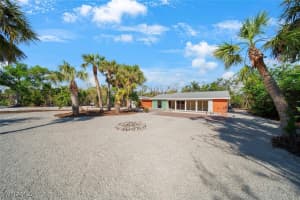 490 + 460 Old Trail Road, Sanibel, FL 33957 Sold 01/08/25