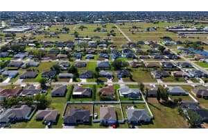 1123 10th Street, Cape Coral, FL 33909 - MLS#224089328