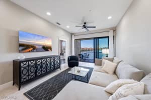 15130 Palmer Lake Cir 204, Naples