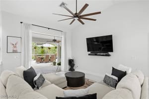 8139 Las Palmas Way, Naples, FL 34109 - MLS#224089642