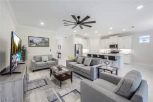 424 Polihale Way, Naples, FL 34114 Sold 01/17/25