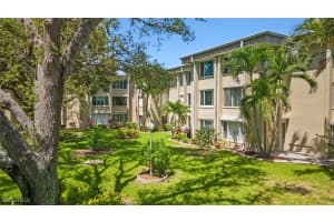 2264 Winkler Avenue, Fort Myers, FL 33901 Sold 03/06/25