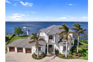 951 Aqua Lane, Fort Myers, FL 33919 Sold 01/07/25