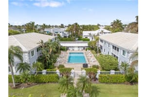 525 10th Avenue, Naples, FL 34102 Sold 04/30/25