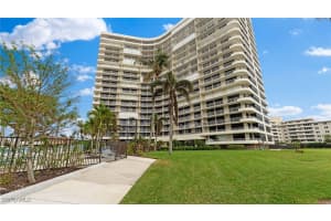 260 Seaview Court, Marco Island, FL 34145 Sold 01/31/25