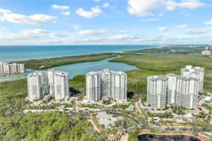285 Grande Way, Naples, FL 34110 Sold 04/30/25