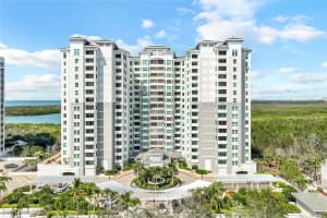 285 Grande Way, Naples, FL 34110 Sold 04/30/25