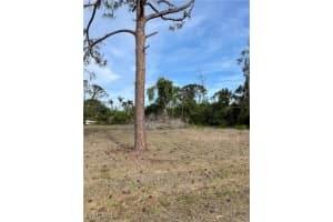 8385 Suncoast Drive, North Fort Myers, FL 33917 Sold 07/11/25