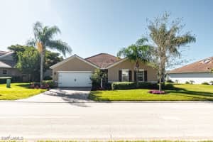 3074 Apple Blossom Drive, Alva, FL 33920 Sold 01/07/25