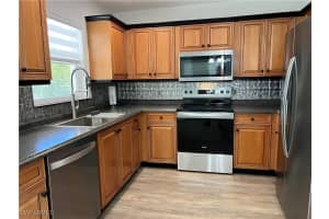 140 Mentor Drive, Naples, FL 34110 Sold 01/24/25