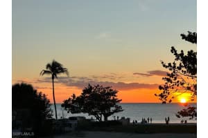 670 GULF SHORE Boulevard, Naples, FL 34102-8635 Sold 05/29/25