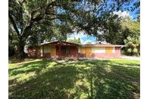 213 Maria Street, Fort Myers, FL 33916 Sold 11/20/24