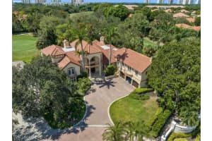677 Jamestown Lane, Naples, FL 34108 Sold 02/12/25