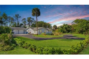 5533 Wendy Ln, Naples