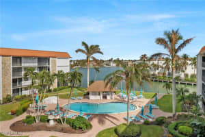 2900 Gulf Shore Blvd N 413, Naples