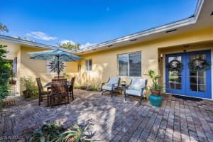 1273 Lastrada Lane, Naples, FL 34103 Sold 01/08/25