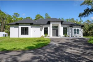 219 33rd Avenue, Naples, FL 34120 - MLS#224091564
