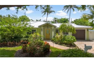 1135 7th St S, Naples