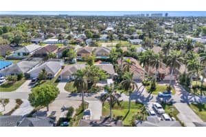 828 104th Avenue, Naples, FL 34108 - MLS#224091903
