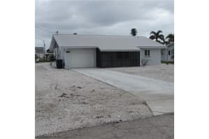 2744 Sanderling Court, St. James City, FL 33956 Sold 03/18/25
