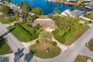 3096 52nd Street, Naples, FL 34116 Sold 03/13/25