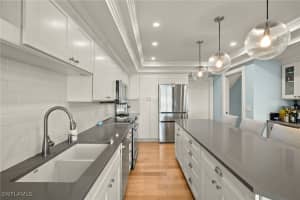 411 Bella Vista Way, Sanibel, FL 33957 - MLS#224092205