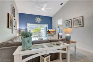 585 Club Side Drive, Naples, FL 34110 Sold 05/02/25