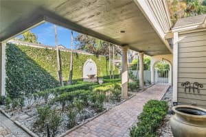 389 Edgemere Way, Naples, FL 34105 Sold 02/07/25