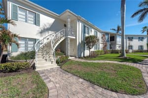 1568 Gulf Shore Blvd N 5, Naples
