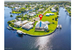 2011 Aruba Avenue, Fort Myers, FL 33905 Sold 02/04/25