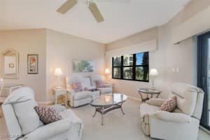 220 Vintage Circle, Naples, FL 34119 Sold 12/27/24