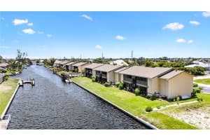 521 47th Terrace, Cape Coral, FL 33914 Sold 03/26/25