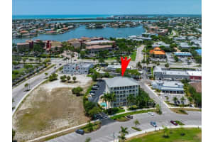 886 Park Avenue, Marco Island, FL 34145 Sold 03/31/25