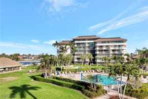 657 Seaview Court, Marco Island, FL 34145 Sold 03/03/25