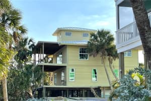 121 Swallow Dr, Captiva