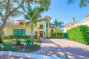 8057 Via Vecchia, Naples, FL 34108 - MLS#224093312