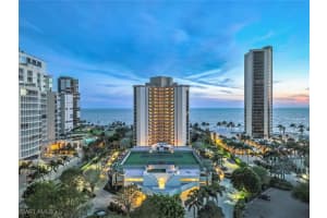4551 Gulf Shore Blvd N 301, Naples