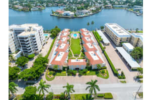 3070 Gulf Shore Blvd N 201, Naples