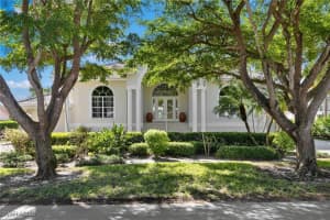 500 15th Ave S, Naples
