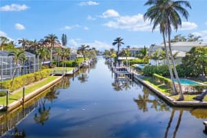 500 15th Avenue, Naples, FL 34102 - MLS#224093999