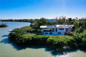 2688 Coconut Drive, Sanibel, FL 33957 Sold 01/10/25