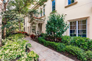 2321 Residence Circle, Naples, FL 34105 Sold 03/21/25